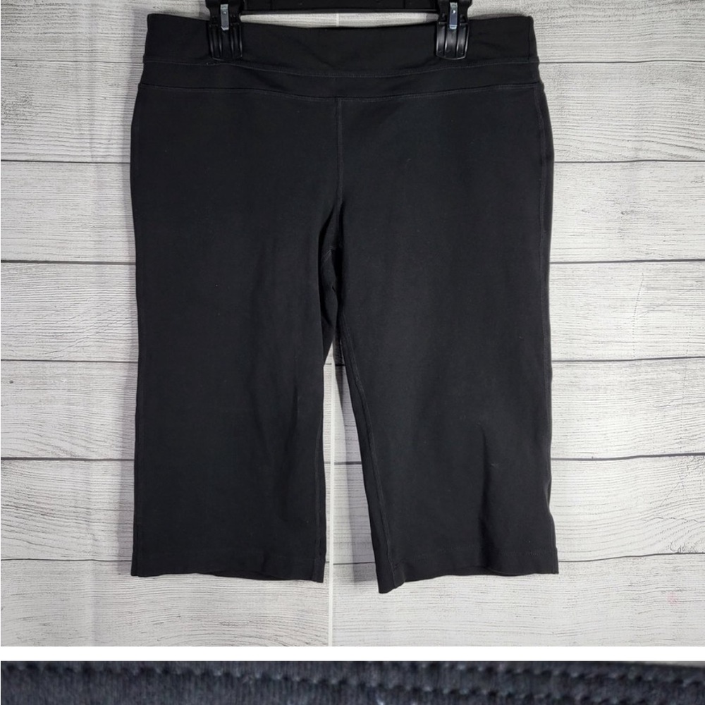Prana yoga- long shorts or knickers
